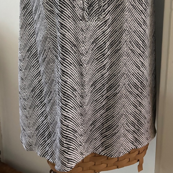 WORTHINGTON XL Zebra Print Sleeveless Blouse - Picture 2 of 4